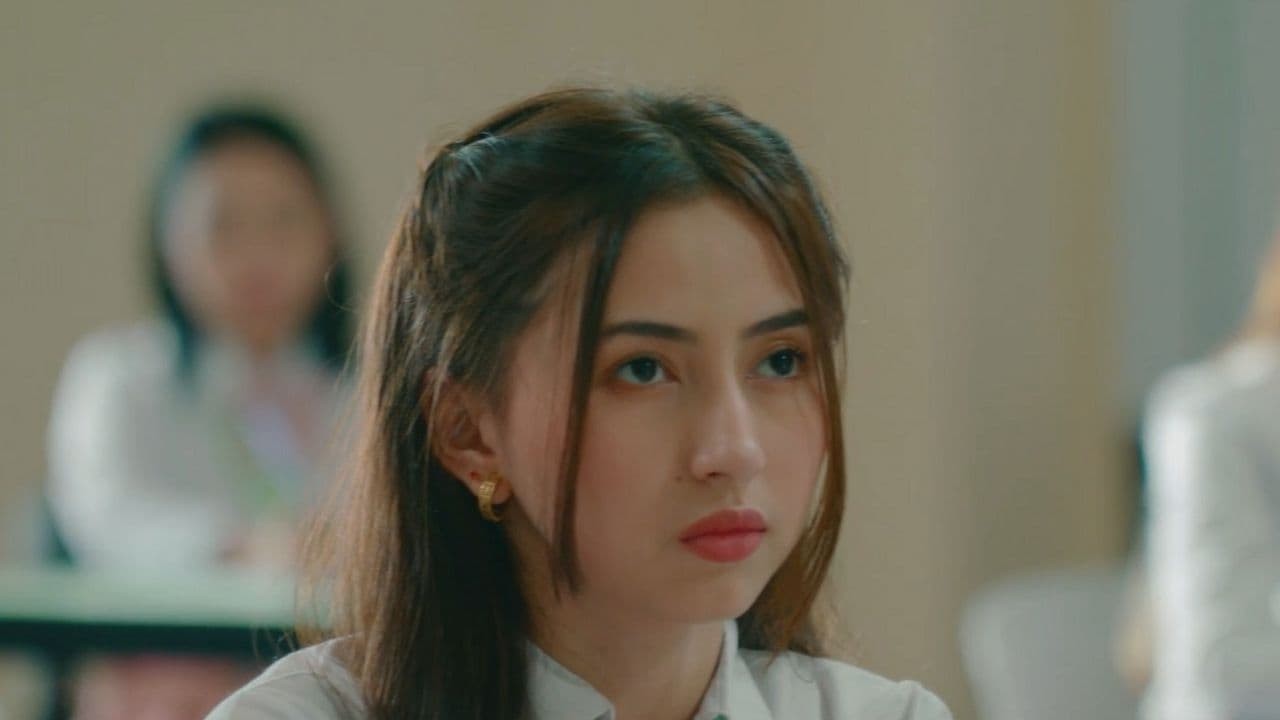 Xem phim Anh Chàng Và Mối Tình Với Cô Sinh Viên (Doblado) 2022