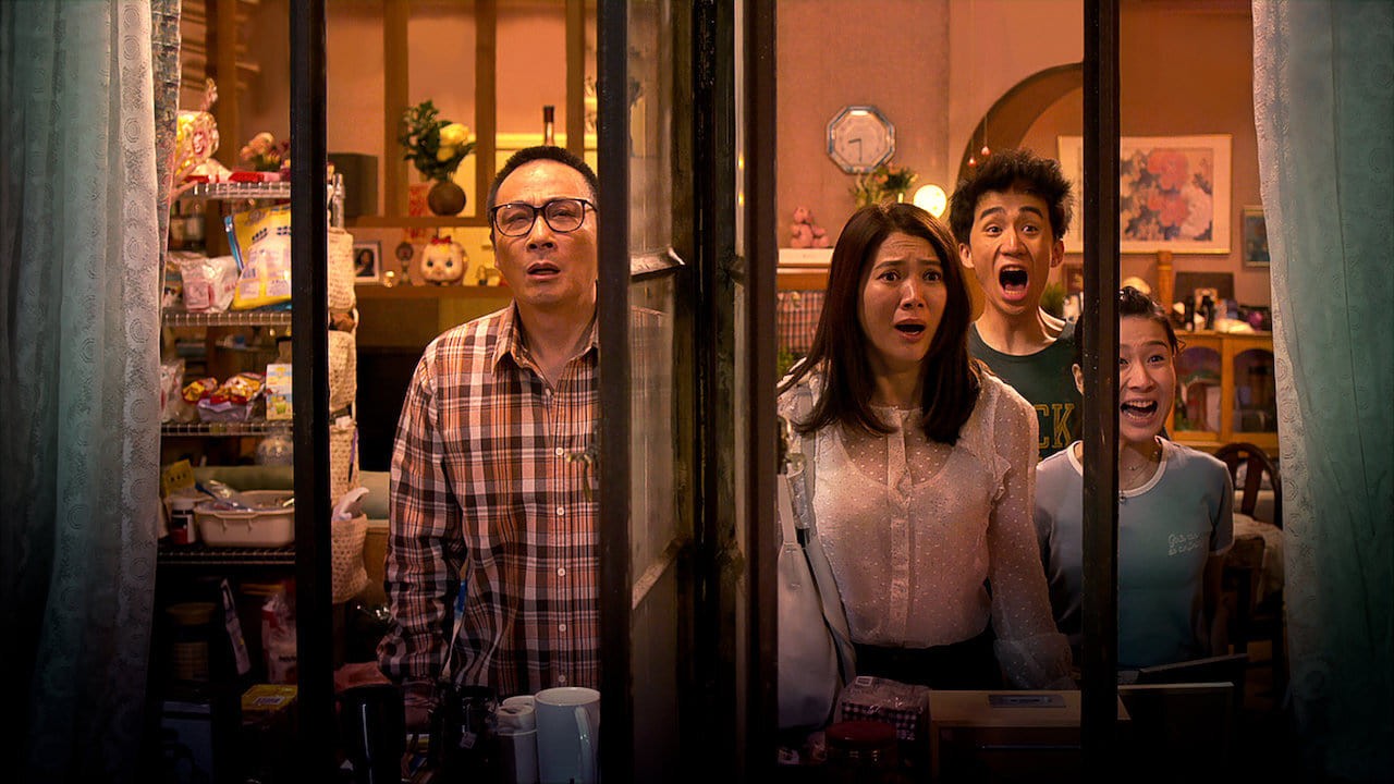 Xem phim Chiếc Biển Quảng Cáo Tai Quái (A Home with A View) 2019