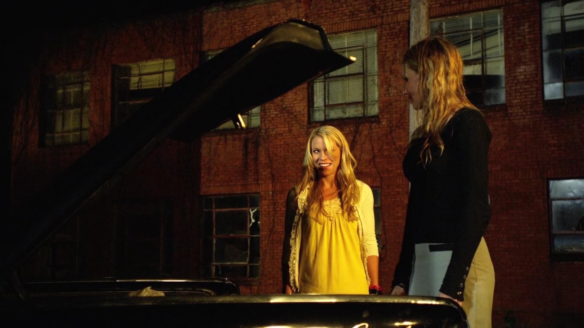 Xem phim Cô Nàng X (Julia X) 2011