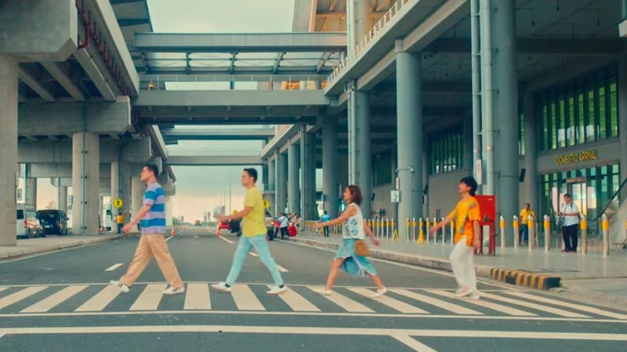 Xem phim ConMom (ConMom) 2025