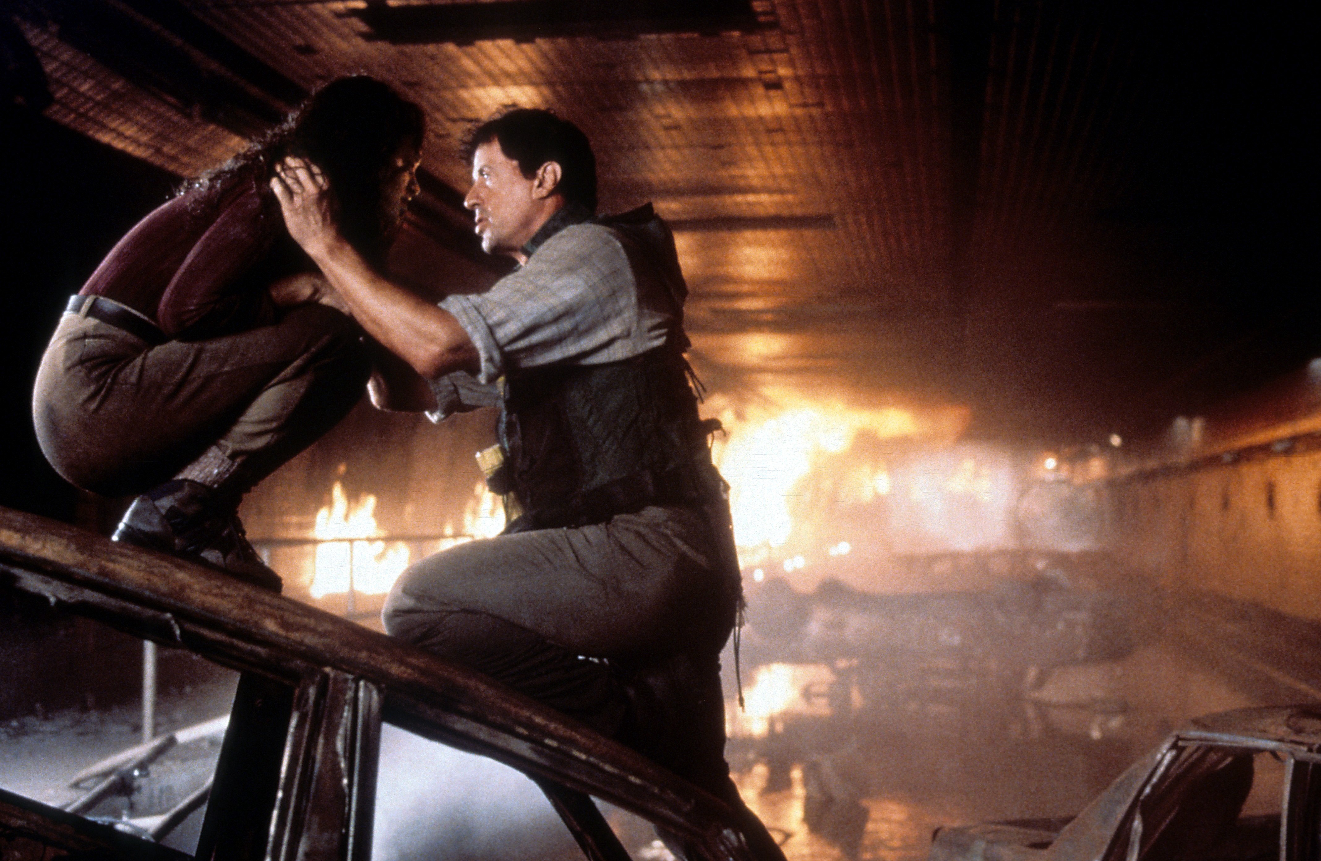 Xem phim Đường Hầm Rực Lửa (Daylight) 1996