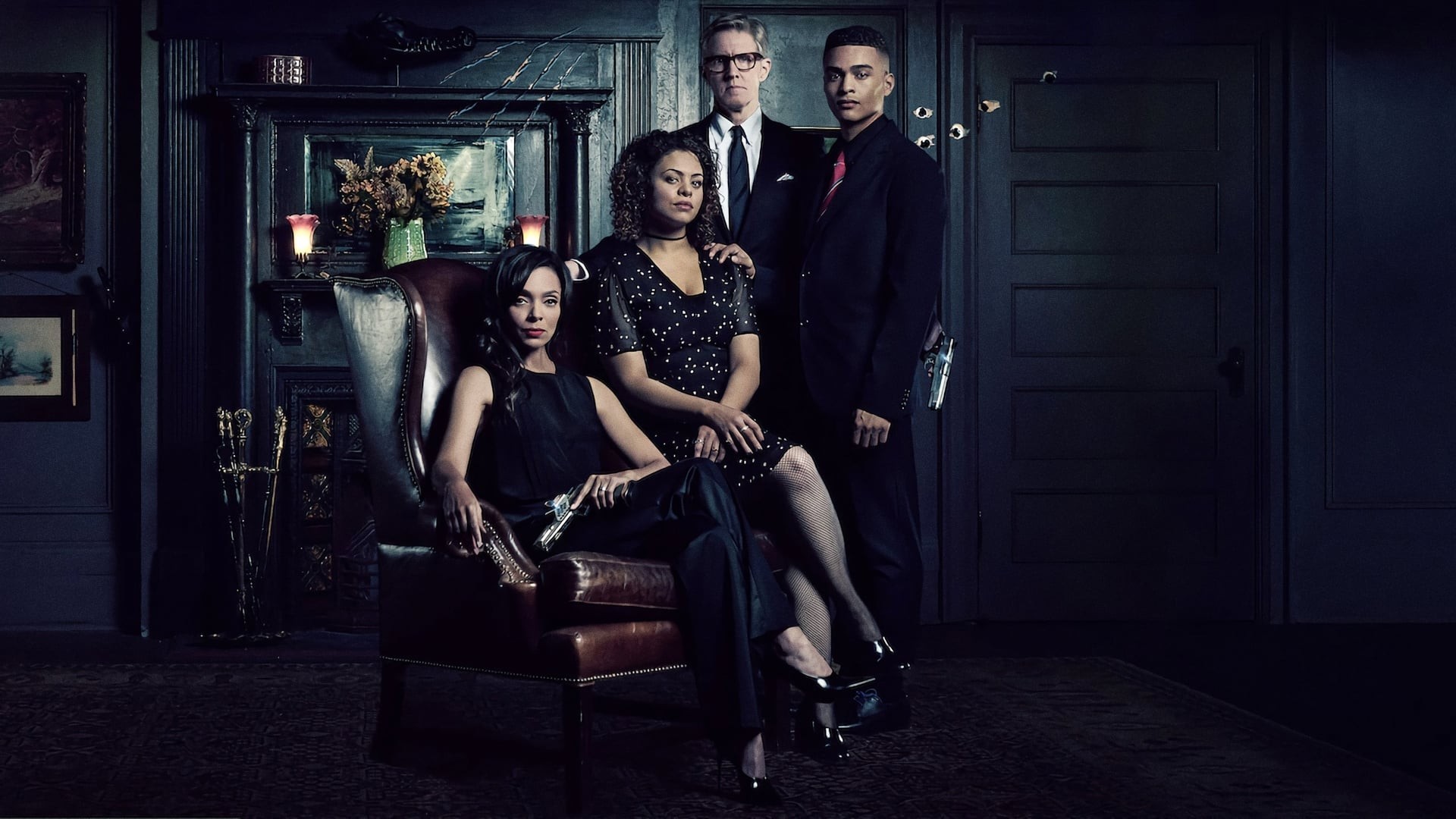 Xem phim Gia đình thợ săn quỷ (October Faction) 2020