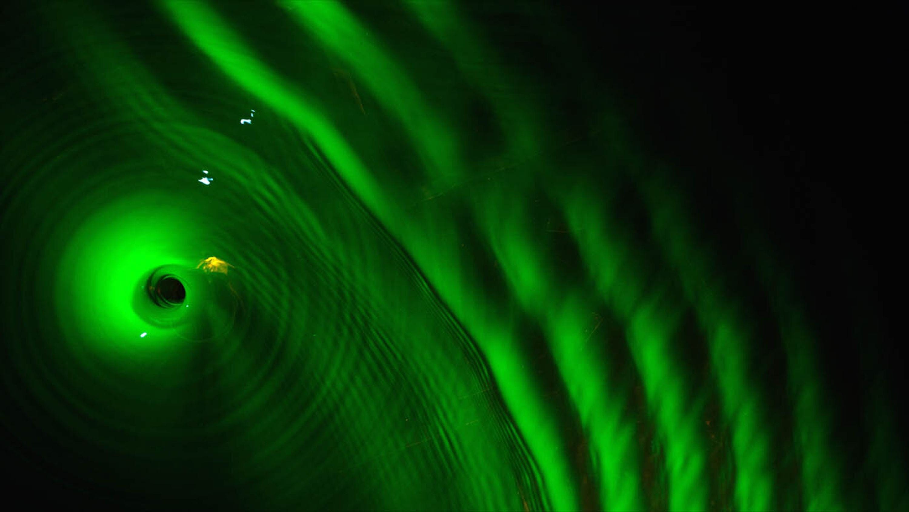 Xem phim Hố Đen: Tất Cả Những Gì Chúng Ta Biết (Black Holes: The Edge of All We Know) 2020