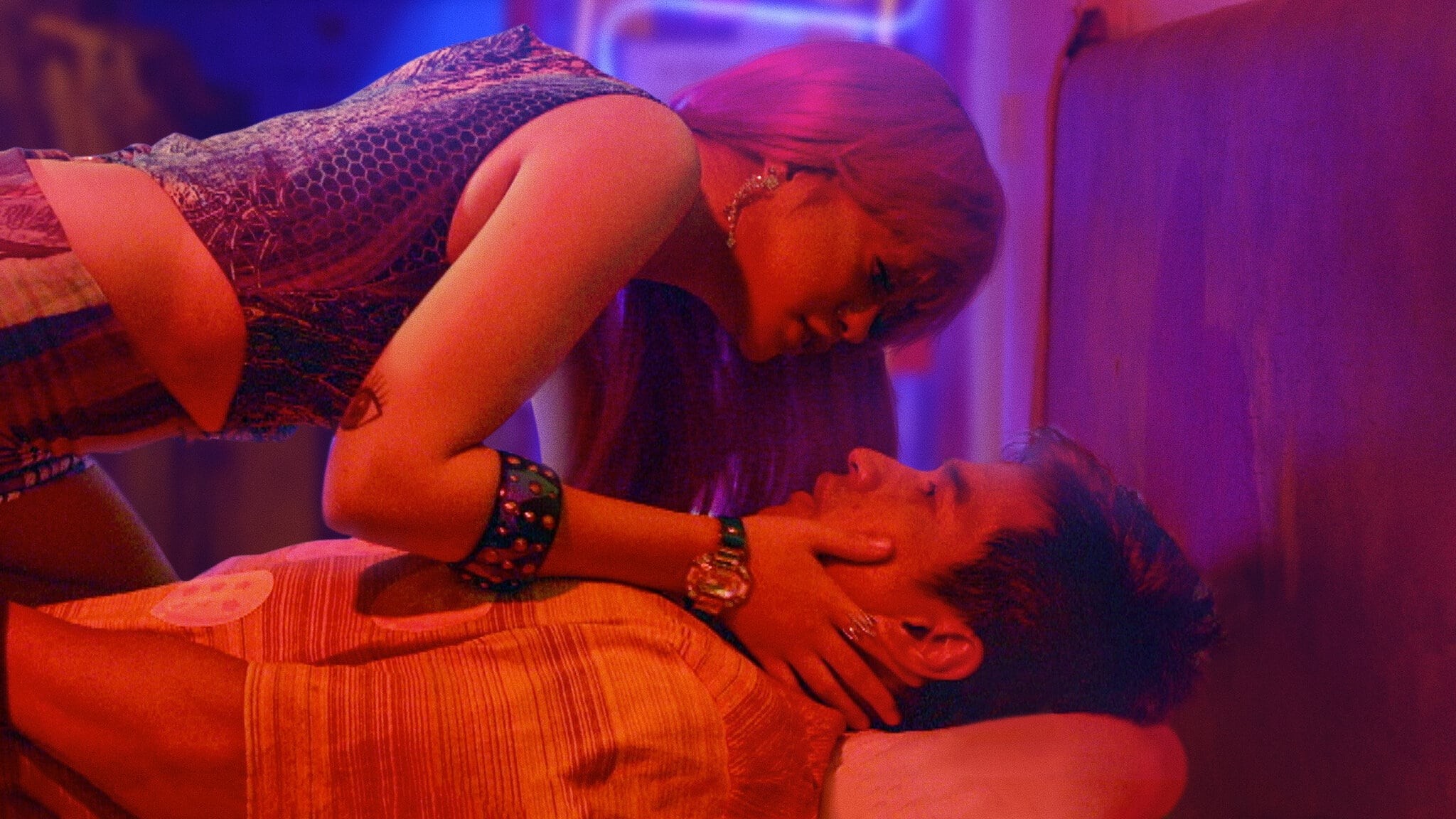 Xem phim Hơn Cả Bạn Tình (Cuddle Weather) 2019