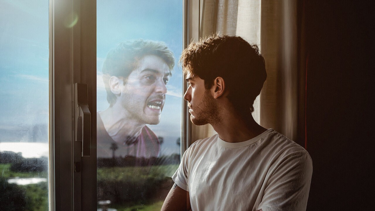 Xem phim Khao Khát Cứu Rỗi (Everything Calls For Salvation) 2022