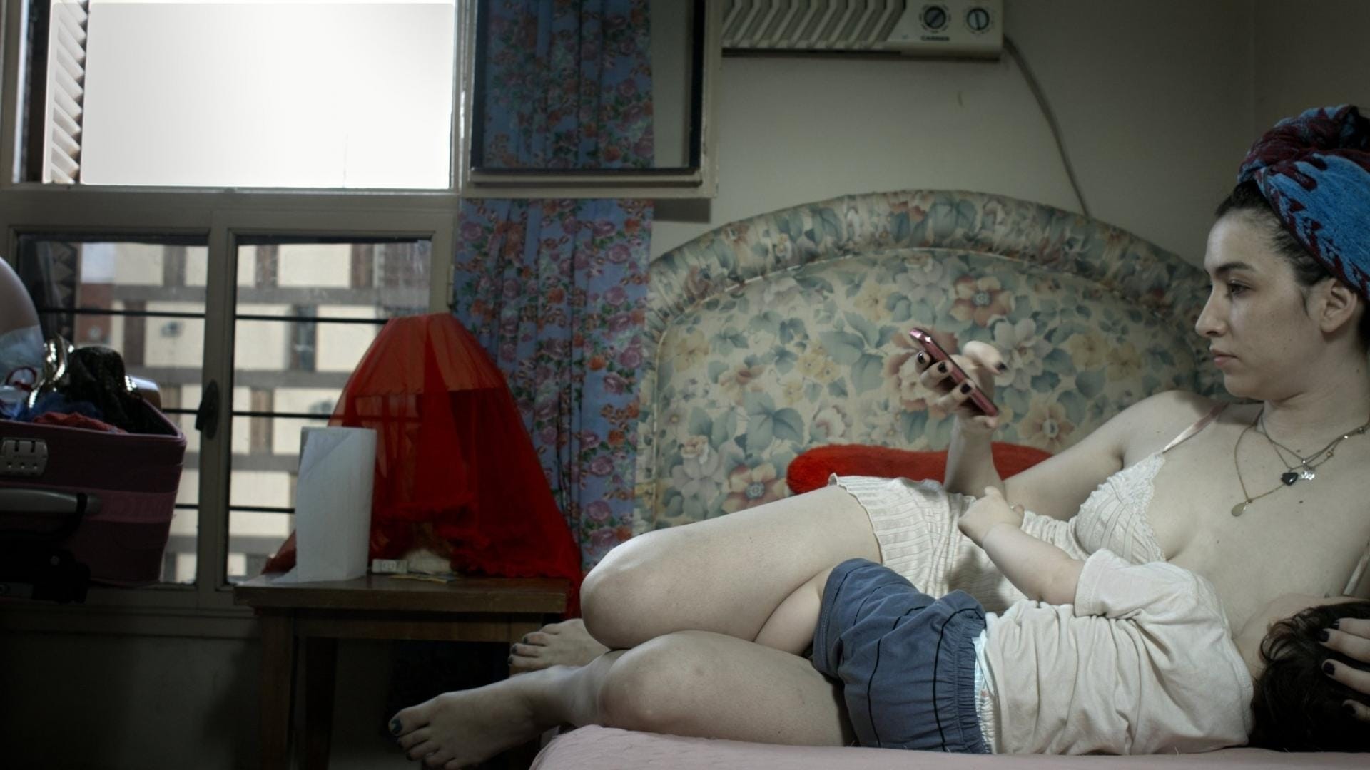 Xem phim Làm Gái Nuôi Thân (Alanis) 2017