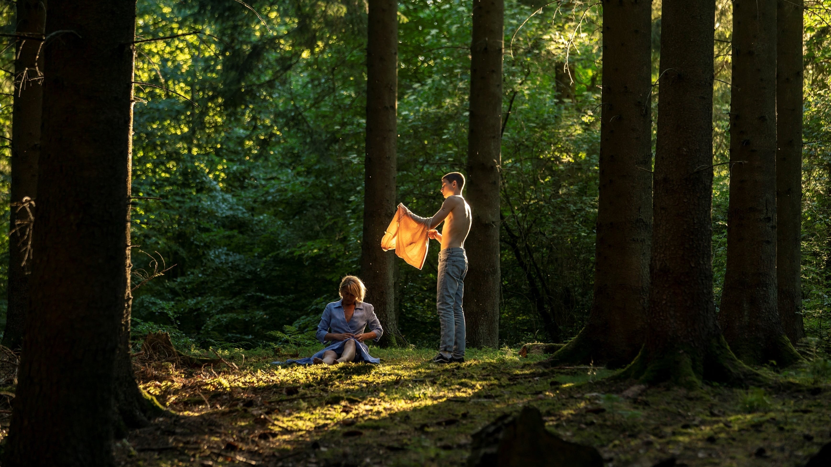 Xem phim Những Trái Tim Lạc Lối (Queen of Hearts) 2019