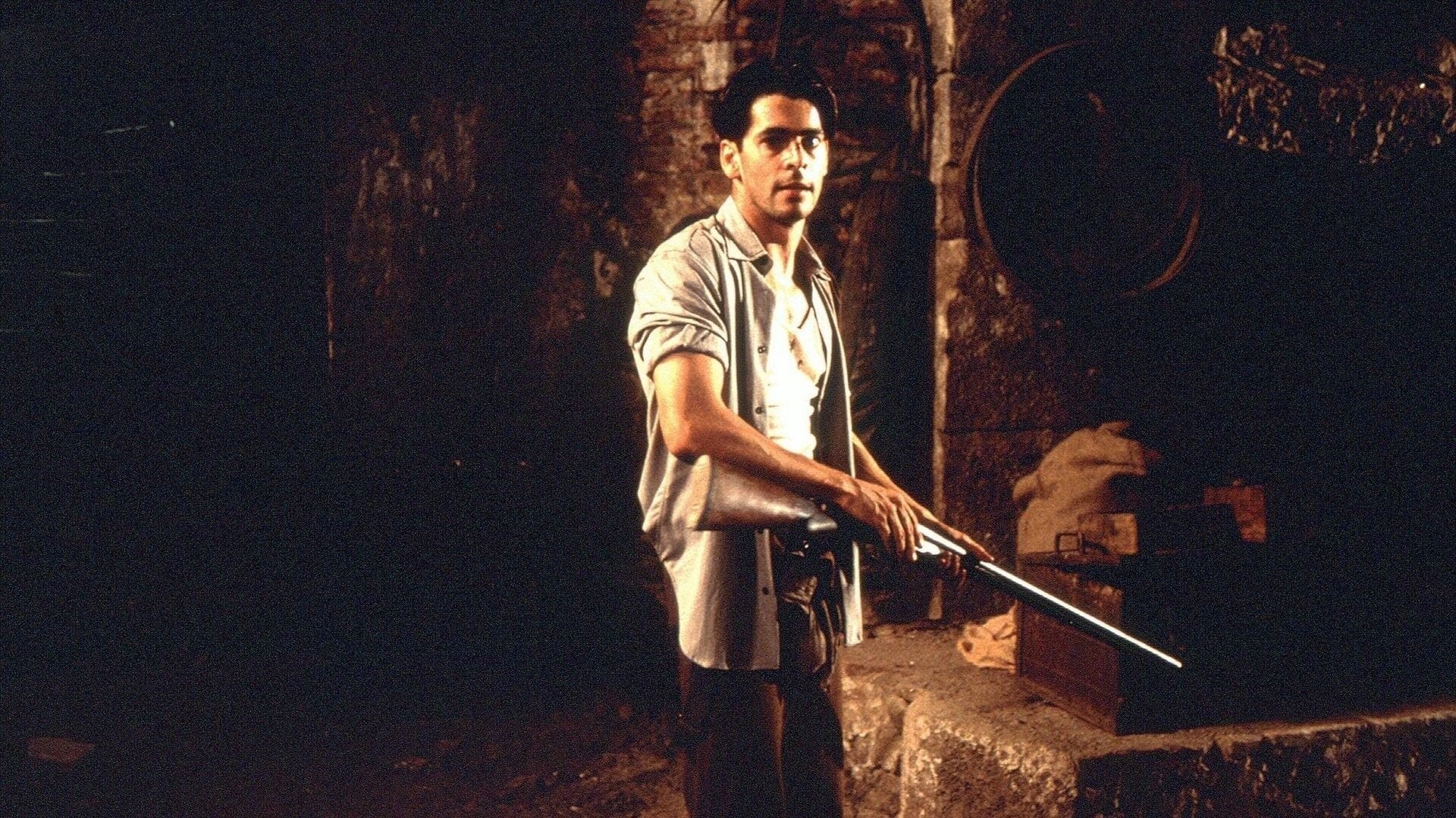 Xem phim Xương Quỷ​ (The Devil's Backbone) 2001